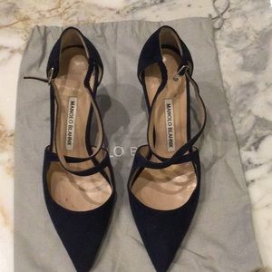 Manolo Blahnik navy suede pump